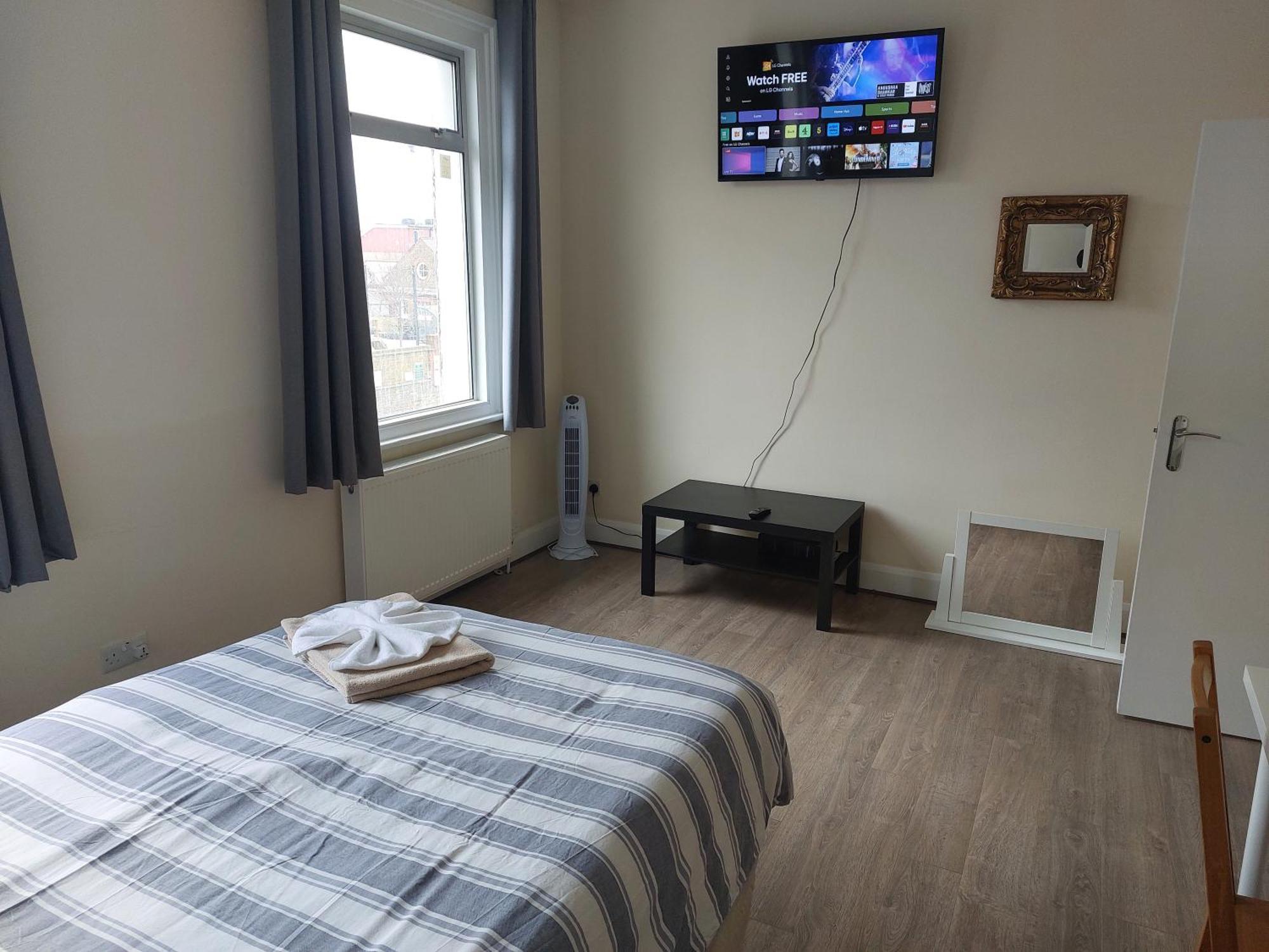 Family Friendly 3 Bedroom Flat Zone 2 - Children Stay Free! Londra Esterno foto