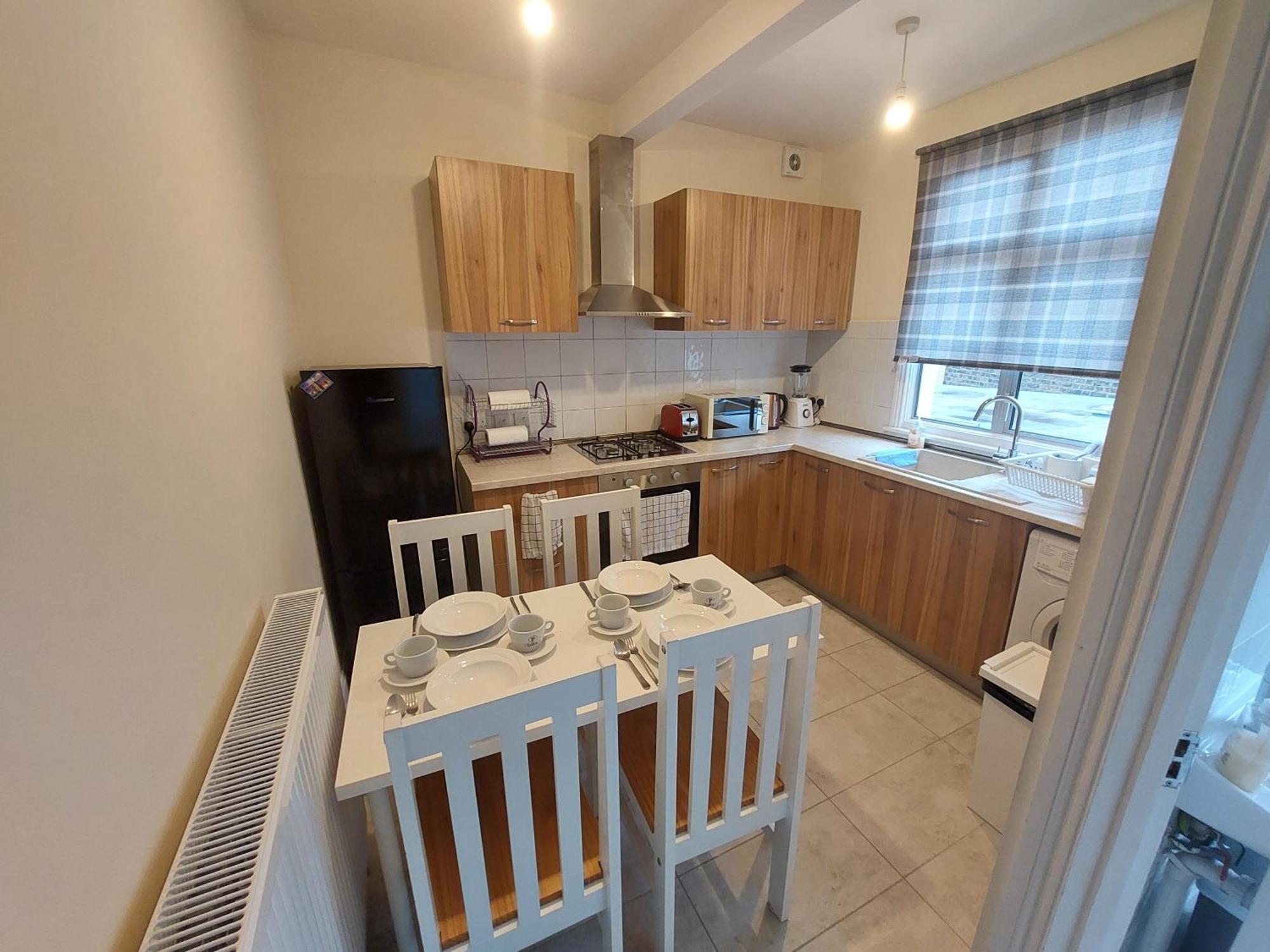 Family Friendly 3 Bedroom Flat Zone 2 - Children Stay Free! Londra Esterno foto